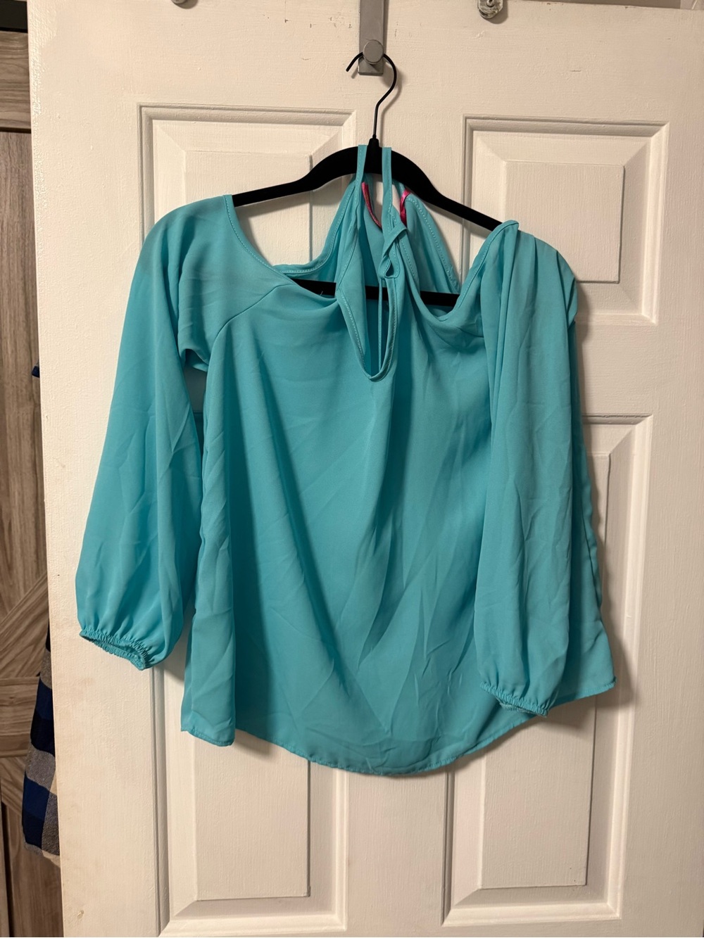 Michelle Collection Turquoise Cold Shoulder Blouse Size L